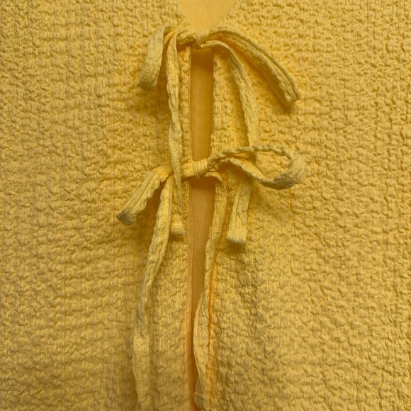 Abercrombie & Fitch Yellow Bubble Knit Tie-Front Short Sleeve Top, S NWOT - Picture 5 of 9